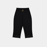 BLACK CAPRI SHORT
